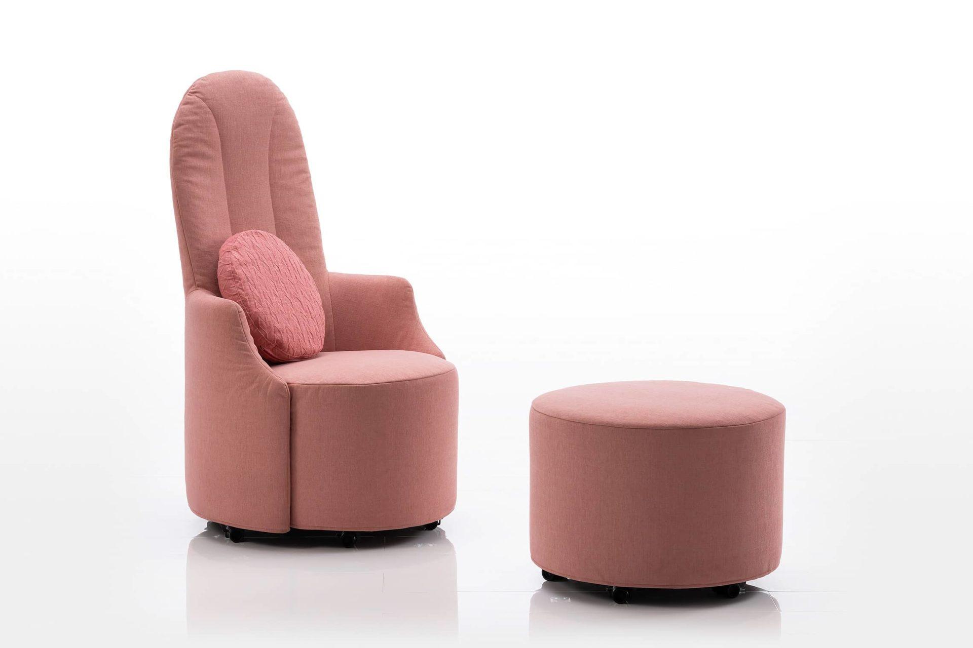 Диван и кресло Bruhl получили премию «German Design Award 2021» Диван и кресло Bruhl получили премию «German Design Award 2021»